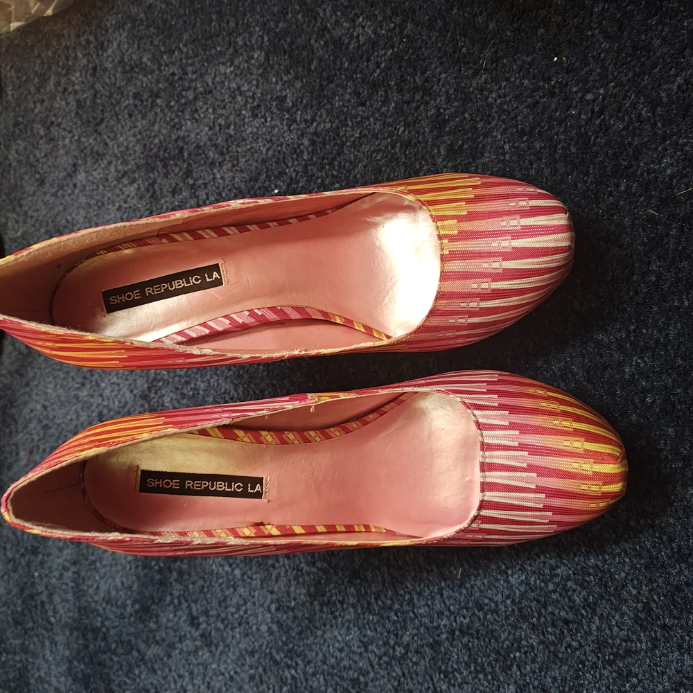 Shoe Republic LA Vibrant Pink and Orange Jewels with Ribbed Texture